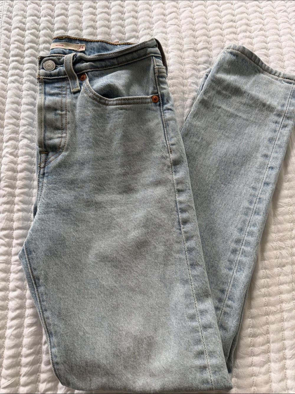 Levi’s wedgie light wash straight leg jeans